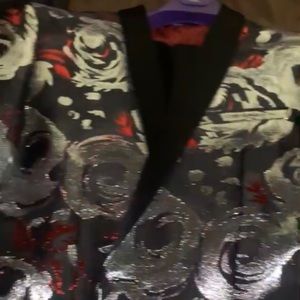 Selling Prom jacket wore once to prom fits nice